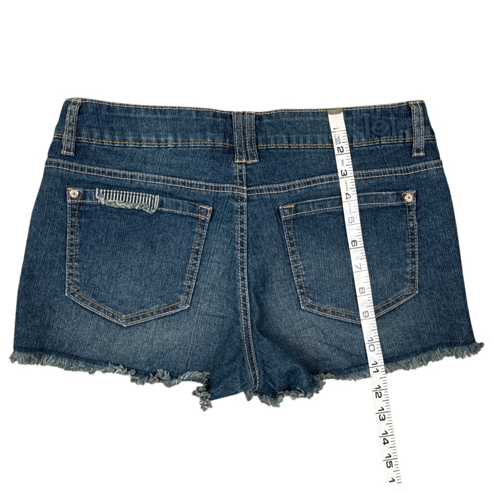 L.E.I. Ashley Low-Rise Distressed Star Patch Jean Shorts Juniors Size 9 - Picture 8 of 8